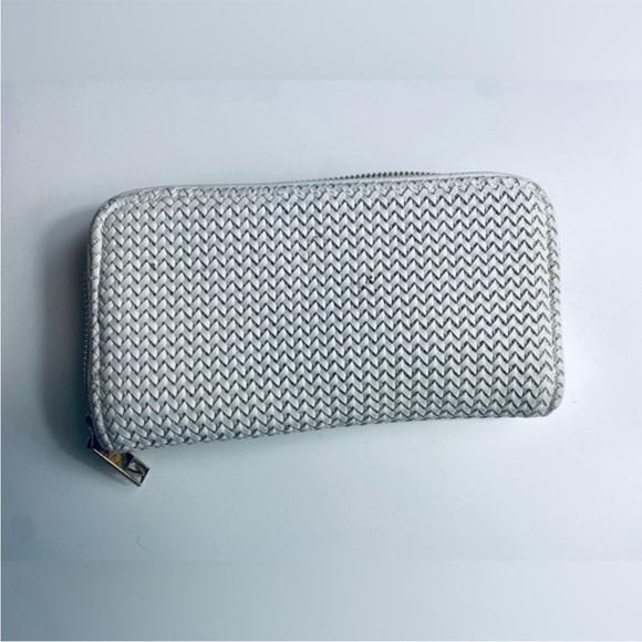 VS white coconut woven large full zip three compartment wallet size large - Picture 11 of 12